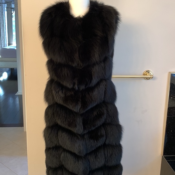YVES Solomon Black fur vest new - Picture 8 of 11